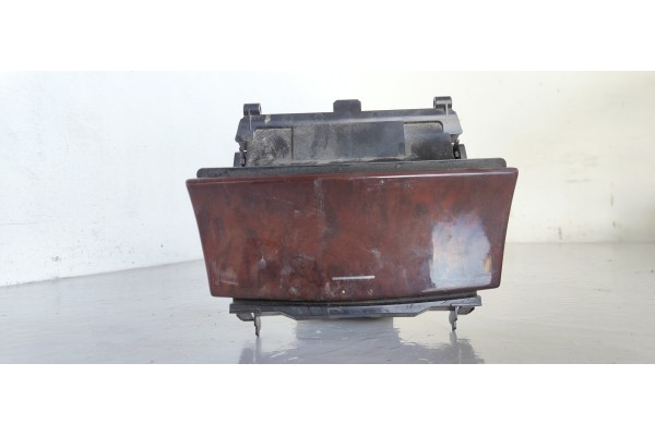 Recambio de cenicero para mercedes-benz clase c (w203) berlina 220 cdi (203.006) referencia OEM IAM A2036800852  
