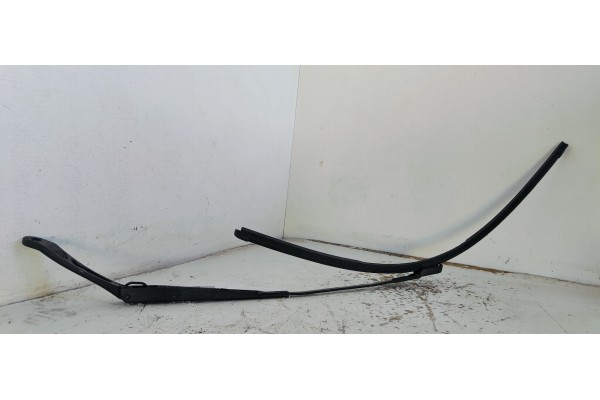 Recambio de brazo limpia delantero izquierdo para citroen c4 lim. collection referencia OEM IAM 9687490380  