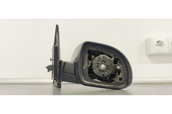 Recambio de retrovisor derecho para ssangyong korando 2.2 xdi 180 fap referencia OEM IAM E4023387  