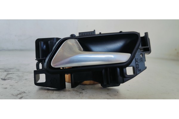 Recambio de maneta interior delantera izquierda para peugeot 3008 allure pack referencia OEM IAM 98201553VV  