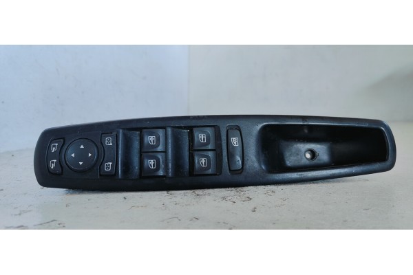 Recambio de mando elevalunas delantero izquierdo para renault scenic iii 1.6dci 130 fap referencia OEM IAM 809610017R  