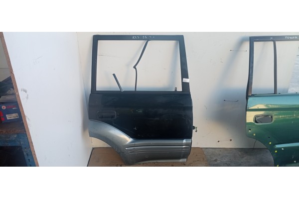 Recambio de puerta trasera derecha para toyota land cruiser station (j8) 4.2 turbodiesel referencia OEM IAM   
