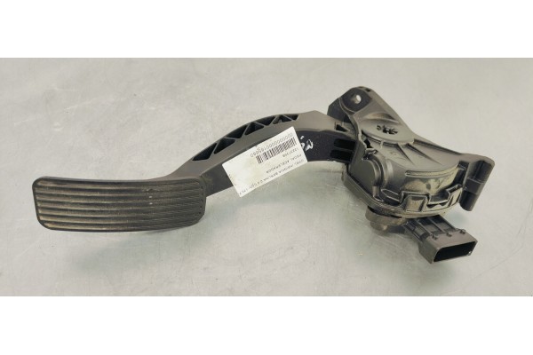 Recambio de pedal acelerador para opel insignia berlina 2.0 cdti 170 fap referencia OEM IAM 13237356  