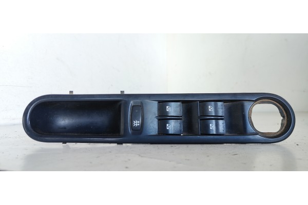 Recambio de mando elevalunas delantero izquierdo para renault espace iv (jk0) grand espace expression referencia OEM IAM 8200250