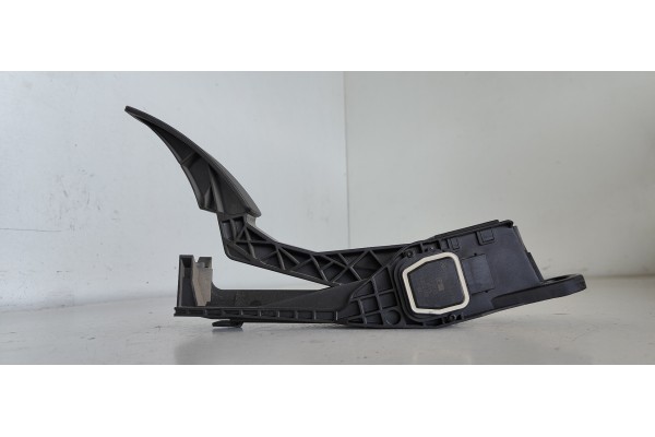 Recambio de potenciometro pedal para mercedes-benz clase m (w164) 3.0 cdi cat referencia OEM IAM A1643000004  