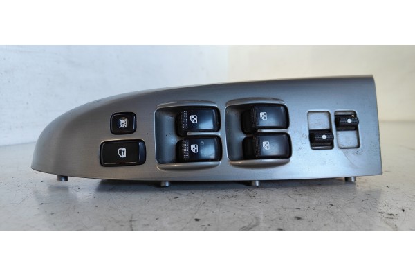 Recambio de mando elevalunas delantero izquierdo para kia carnival 2.9 crdi cat referencia OEM IAM 935704D3200T  