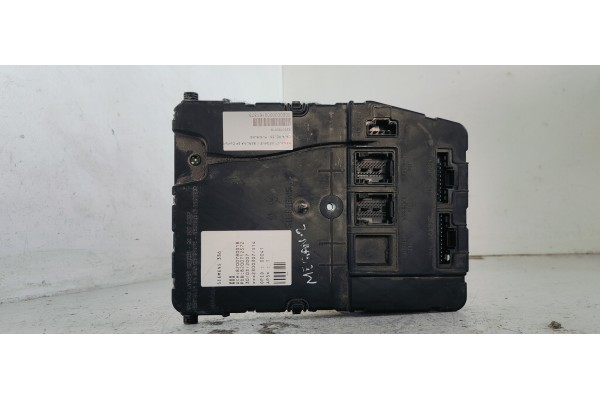 Recambio de caja reles / fusibles para renault megane ii berlina 5p confort authentique referencia OEM IAM 8200780018  