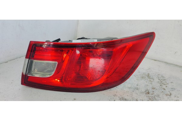 Recambio de piloto trasero derecho para renault clio iv 1.2 referencia OEM IAM 265502631R  