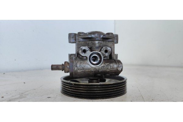 Recambio de bomba direccion para ford fiesta (cbk) 1.4 tdci cat referencia OEM IAM 9637000880  