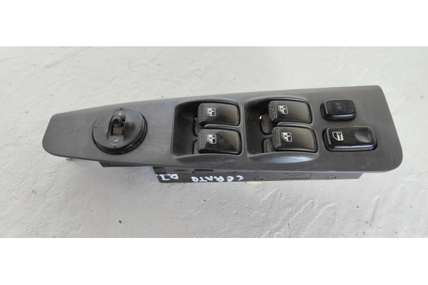Recambio de mando elevalunas delantero izquierdo para kia cerato 2.0 lx crdi berlina (4-ptas.) referencia OEM IAM   
