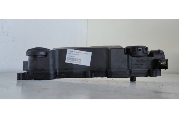 Recambio de tapa balancines para citroen c4 berlina 1.6 16v hdi referencia OEM IAM 9660281080  