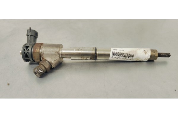 Recambio de inyector para opel insignia berlina 2.0 cdti 170 fap referencia OEM IAM 0445110713  