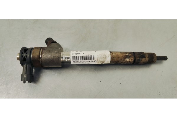 Recambio de inyector para opel insignia berlina 2.0 cdti 170 fap referencia OEM IAM 0445110713  