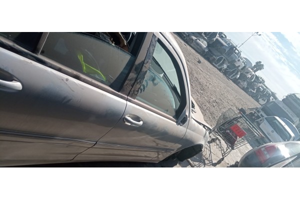 Recambio de puerta delantera derecha para mercedes-benz clase c (w203) berlina 2.2 cdi cat referencia OEM IAM   