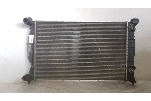 Recambio de radiador agua para audi a4 avant (8e) 2.0 tdi 140 referencia OEM IAM 8E0121251L  