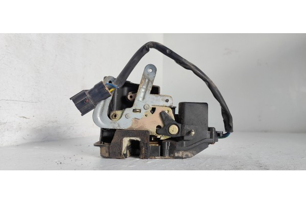 Recambio de cerradura puerta trasera izquierda para kia cerato 2.0 lx crdi berlina (4-ptas.) referencia OEM IAM   