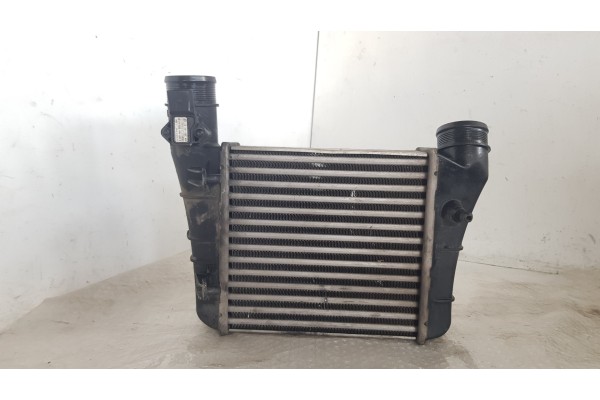 Recambio de intercooler para audi a4 avant (8e) 2.0 tdi 140 referencia OEM IAM 8E0145805AA  