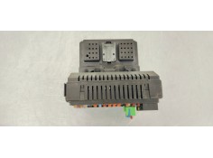 Recambio de caja reles / fusibles para volvo xc90 2.4 d5 163 4x4 referencia OEM IAM 30728357  