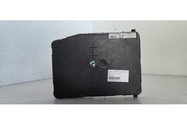Recambio de caja reles / fusibles para renault scenic ii 1.5 dci diesel referencia OEM IAM 8200525384  