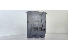 Recambio de caja reles / fusibles para renault scenic ii 1.5 dci diesel referencia OEM IAM 8200525384  