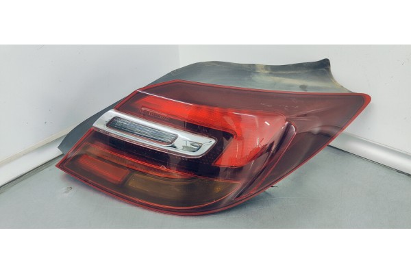 Recambio de piloto trasero derecho para opel insignia berlina 2.0 cdti 170 fap referencia OEM IAM   