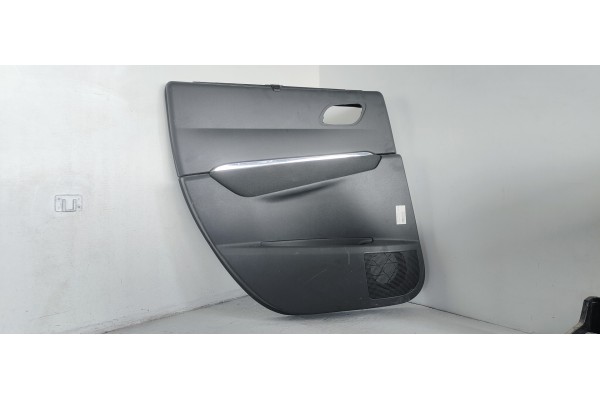 Recambio de guarnecido puerta trasera izquierda para peugeot 3008 active referencia OEM IAM   