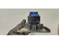 Recambio de mando elevalunas delantero izquierdo para ssangyong kyron 270 xdi limited 4wd referencia OEM IAM 7225009000  