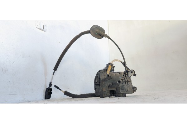 Recambio de cerradura puerta delantera izquierda para renault clio iv 1.2 referencia OEM IAM 805033074R  