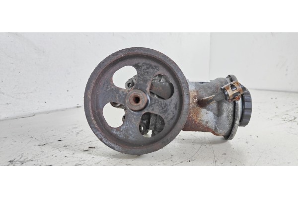 Recambio de bomba direccion para toyota avensis wagon (t25) 2.2 d-4d sol referencia OEM IAM   
