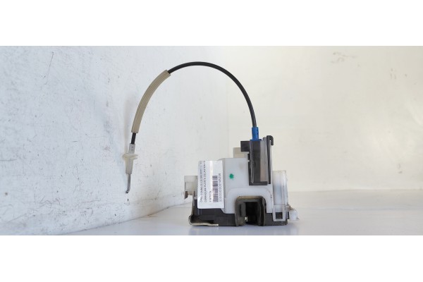 Recambio de cerradura puerta delantera derecha para opel combo d kasten l1h1 2,2t referencia OEM IAM 51975079  