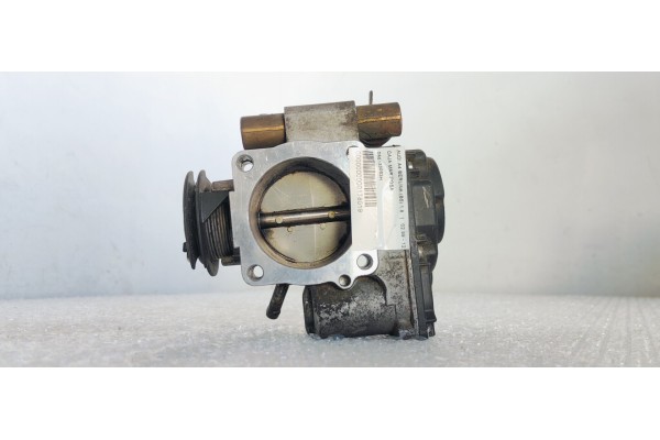 Recambio de caja mariposa para audi a4 berlina (b5) 1.8 referencia OEM IAM 058133063H  