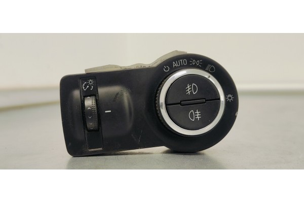 Recambio de mando luces para opel insignia berlina 2.0 cdti 170 fap referencia OEM IAM 22901655  