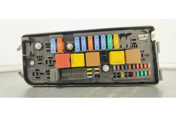 Recambio de caja reles / fusibles para opel vectra c berlina comfort referencia OEM IAM 13198104  