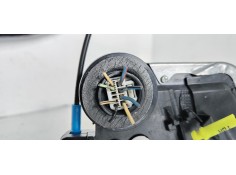 Recambio de cerradura puerta trasera derecha para toyota avensis wagon (t25) 2.2 d-4d cat referencia OEM IAM   