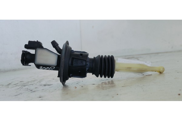 Recambio de bomba embrague para peugeot 3008 allure pack referencia OEM IAM 9809425480  