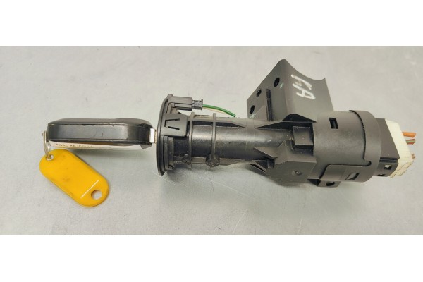 Recambio de conmutador de arranque para ford ka (ccu) referencia OEM IAM 51800628  