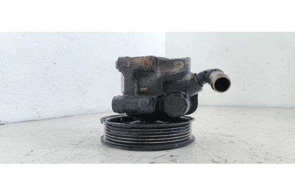 Recambio de bomba direccion para ford focus berlina (cak) ghia referencia OEM IAM   