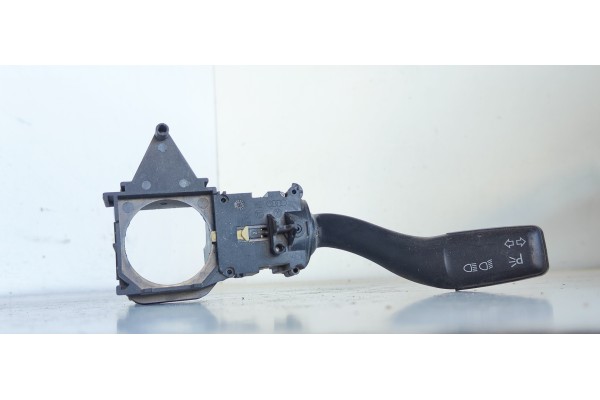Recambio de mando intermitentes para audi a4 berlina (8e) 3.0 v6 24v tdi referencia OEM IAM 4E0953513E  