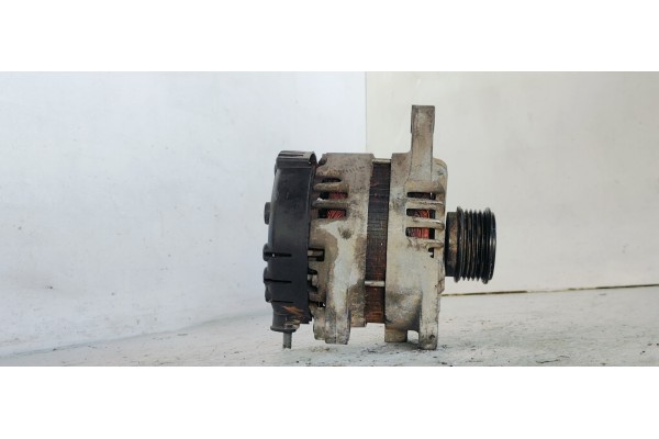 Recambio de alternador para hyundai i30 (gd) 1.4crdi 90 fap referencia OEM IAM 373002A850  