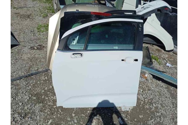 Recambio de puerta delantera izquierda para citroen c3 1.4 hdi 70 fap referencia OEM IAM   