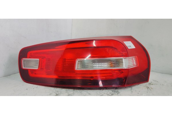 Recambio de piloto trasero derecho para citroen c4 picasso 1.6hdi 120 fap referencia OEM IAM   