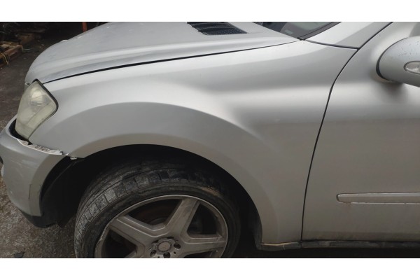 Recambio de aleta delantera izquierda para mercedes-benz clase m (w164) 350 (164.186) referencia OEM IAM   