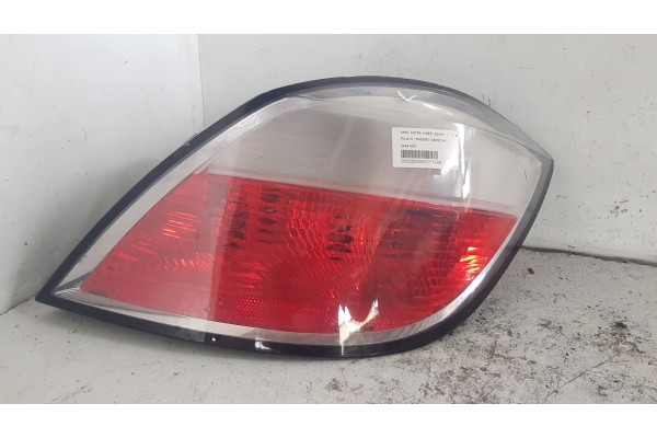 Recambio de piloto trasero derecho para opel astra h ber. edition referencia OEM IAM 24451837  