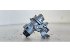 Recambio de bombin porton trasero para audi a6 berlina (4f2) 2.0 tdi referencia OEM IAM 8E0827573  