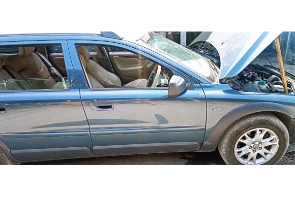 Recambio de puerta delantera derecha para volvo xc70 2.4 d awd ocean race referencia OEM IAM   