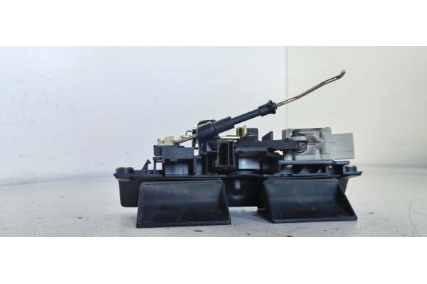 Recambio de maneta exterior porton para audi a6 avant (4b5) 2.5 tdi referencia OEM IAM 8D9827565H  