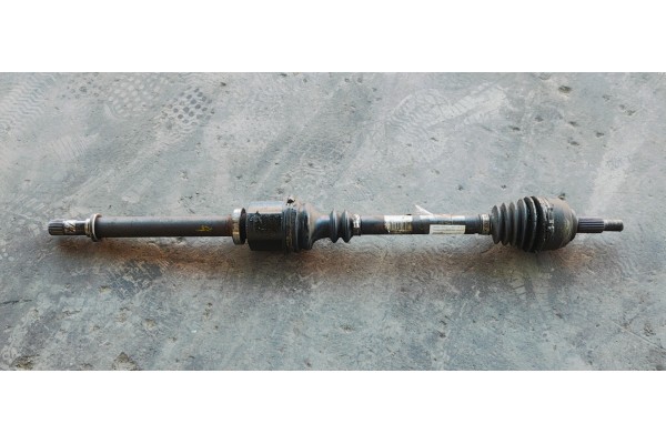 Recambio de transmision delantera derecha para renault scenic ii 1.5dci 105 referencia OEM IAM 8200472158  