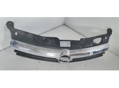 Recambio de rejilla delantera para opel astra h berlina elegance referencia OEM IAM 13250262  
