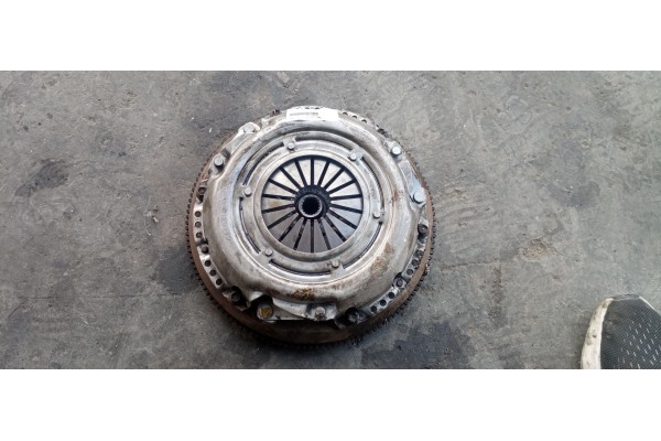 Recambio de kit embrague para ford escort turnier referencia OEM IAM   