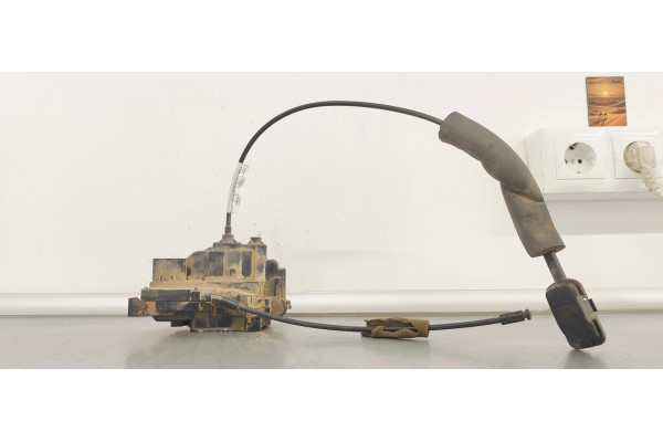 Recambio de cerradura puerta trasera izquierda para renault scenic iii 1.9 dci 130 referencia OEM IAM 825030032R  